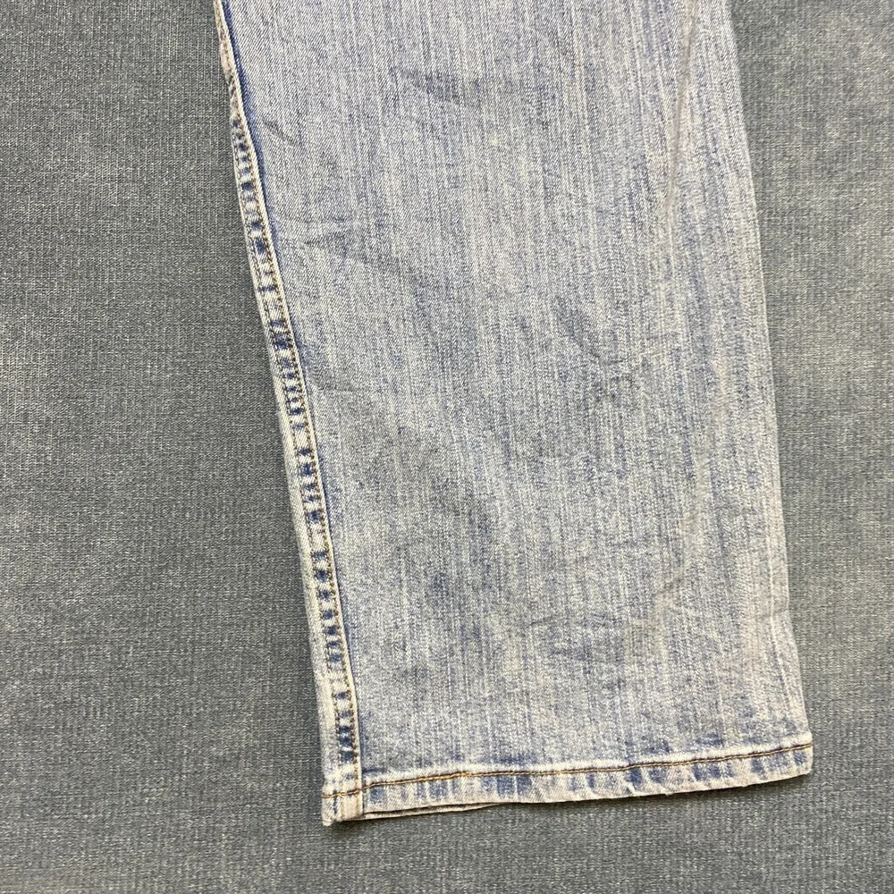 Wrangler Jeans Men 42x30 Blue Denim Low Rise Light Wash Relaxed Fit Straight Leg